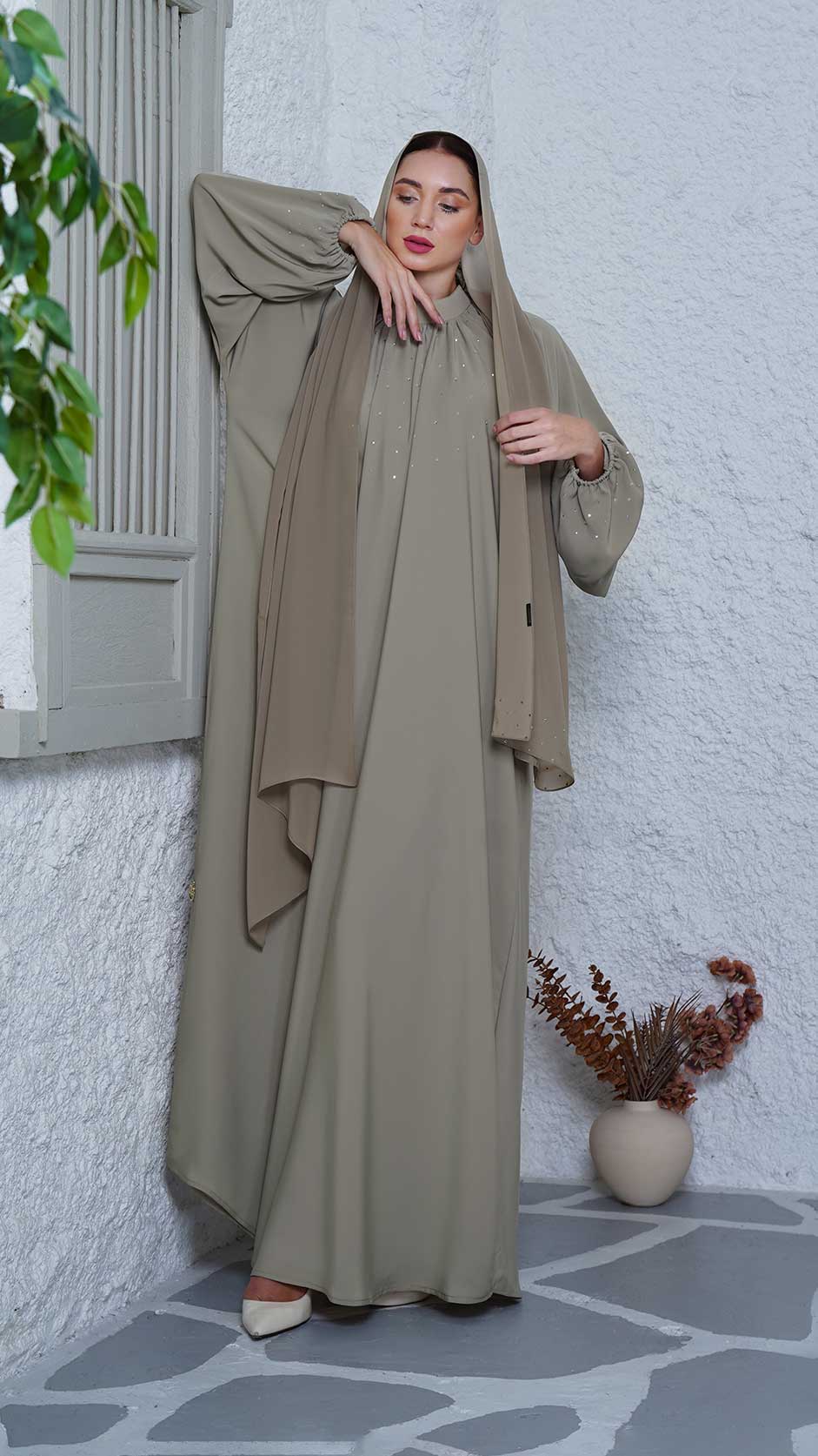 PLEATED CLOSE ABAYA