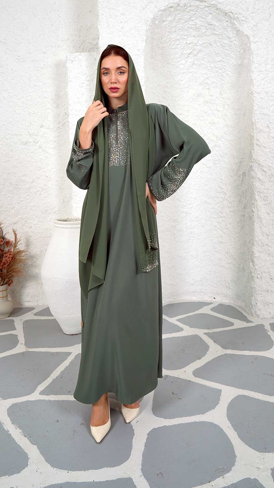 STONE MODEL CLOSED ABAYA